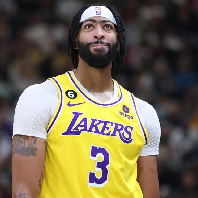 anthony-davis-lakers-lead-injury.jpg